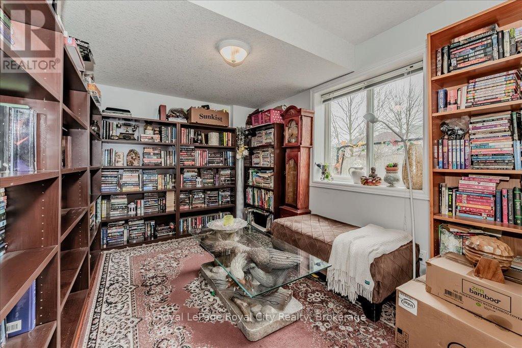 84 Porter Court, Guelph, Ontario  N1L 1L8 - Photo 18 - X12060671