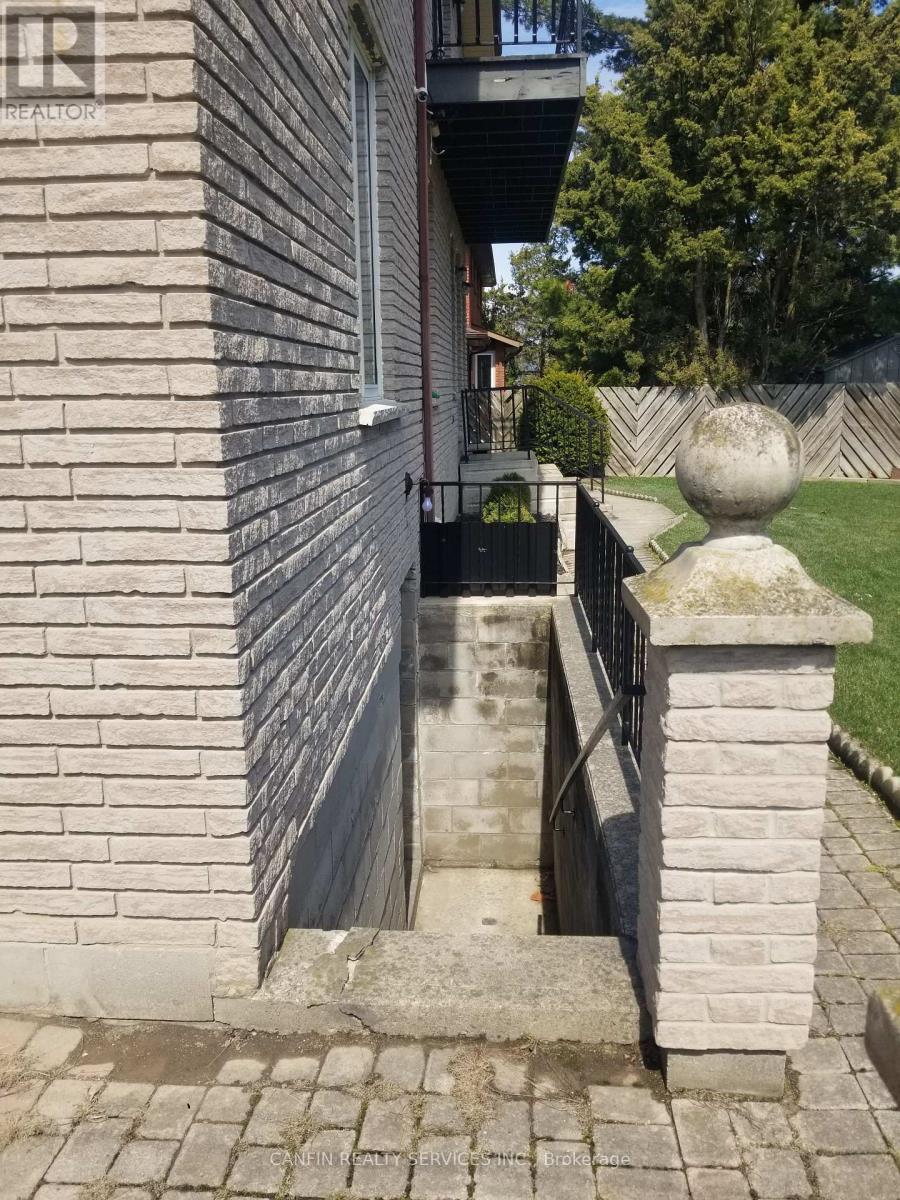39 Corinthian Drive, Hamilton, Ontario  L8W 1X3 - Photo 10 - X12064497