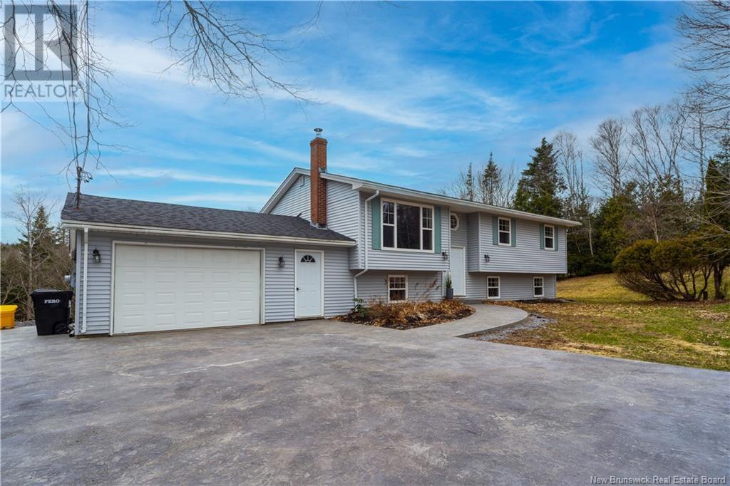 Property at 10 Rynlon Crescent image 4