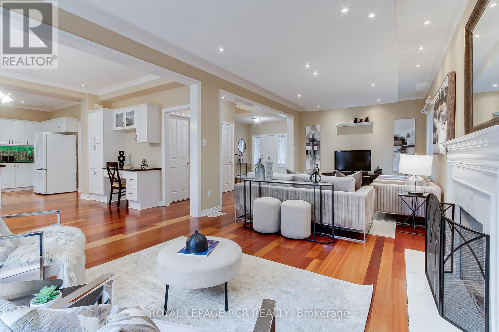 Property at 558 LYMAN BOULEVARD image 4