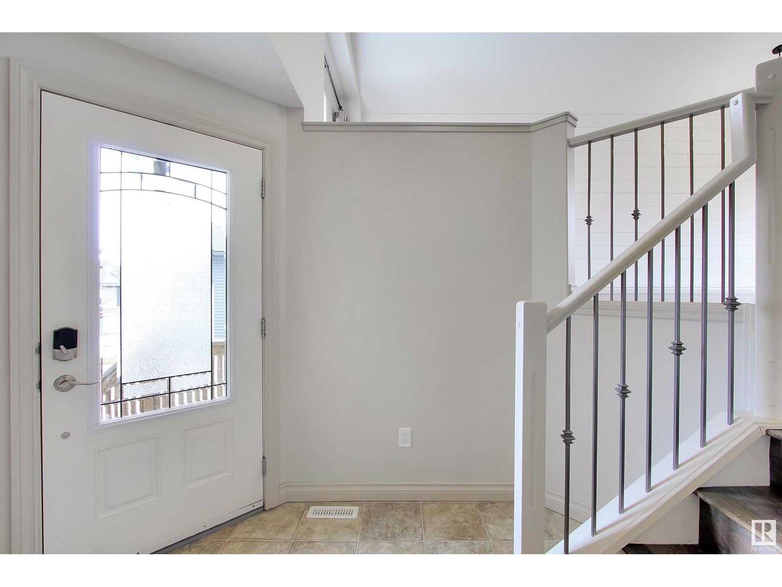 Property at 2921 Goldenrod GA image 3