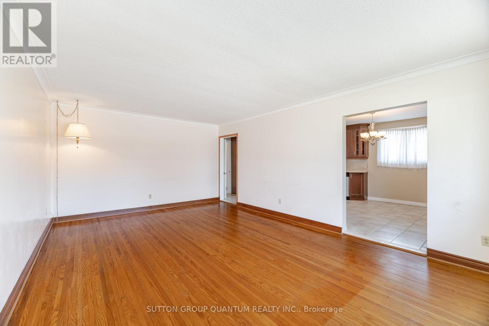 126 Angelene Street, Mississauga, Ontario  L5G 1X2 - Photo 15 - W12073980