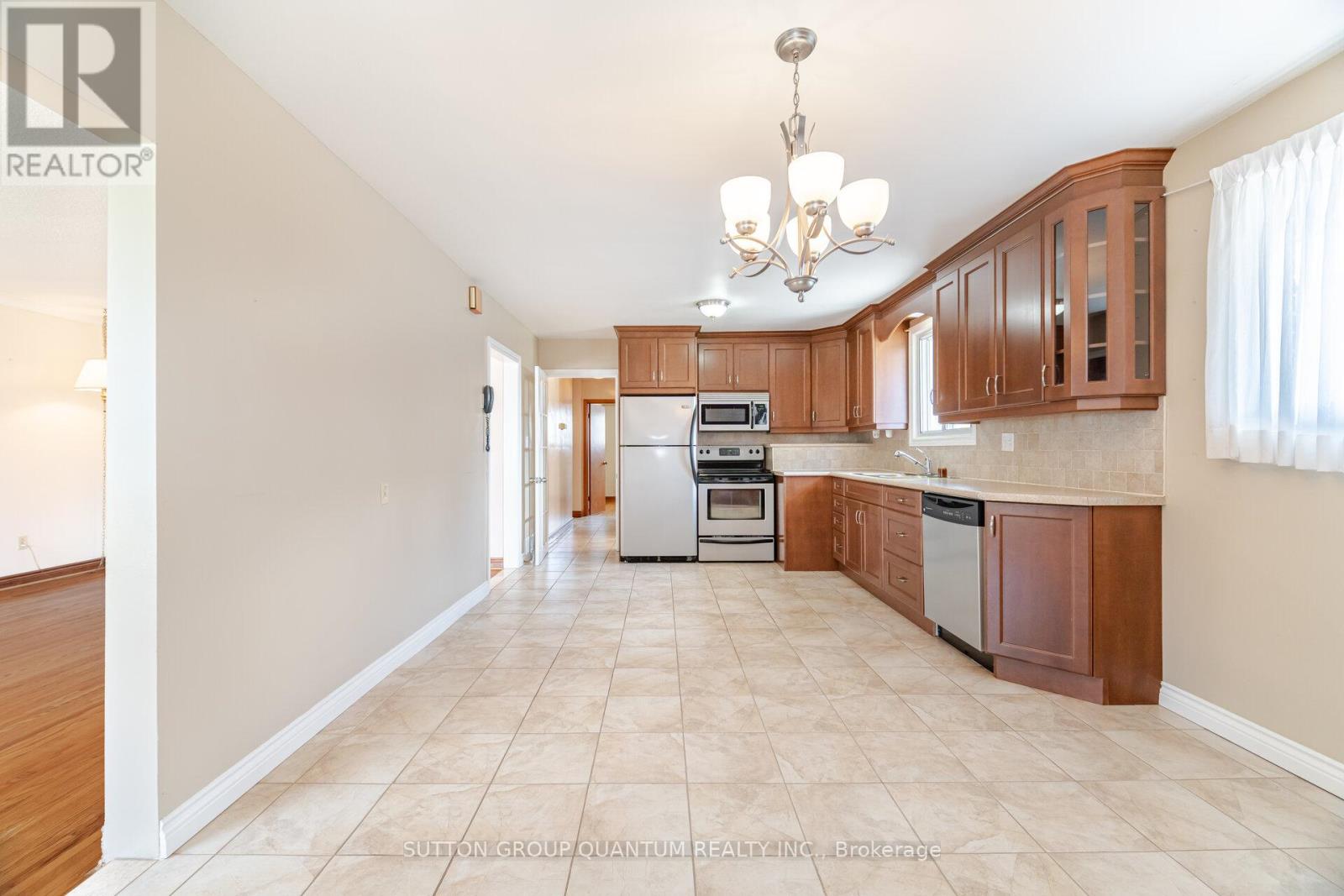 Property at 126 ANGELENE STREET image 5