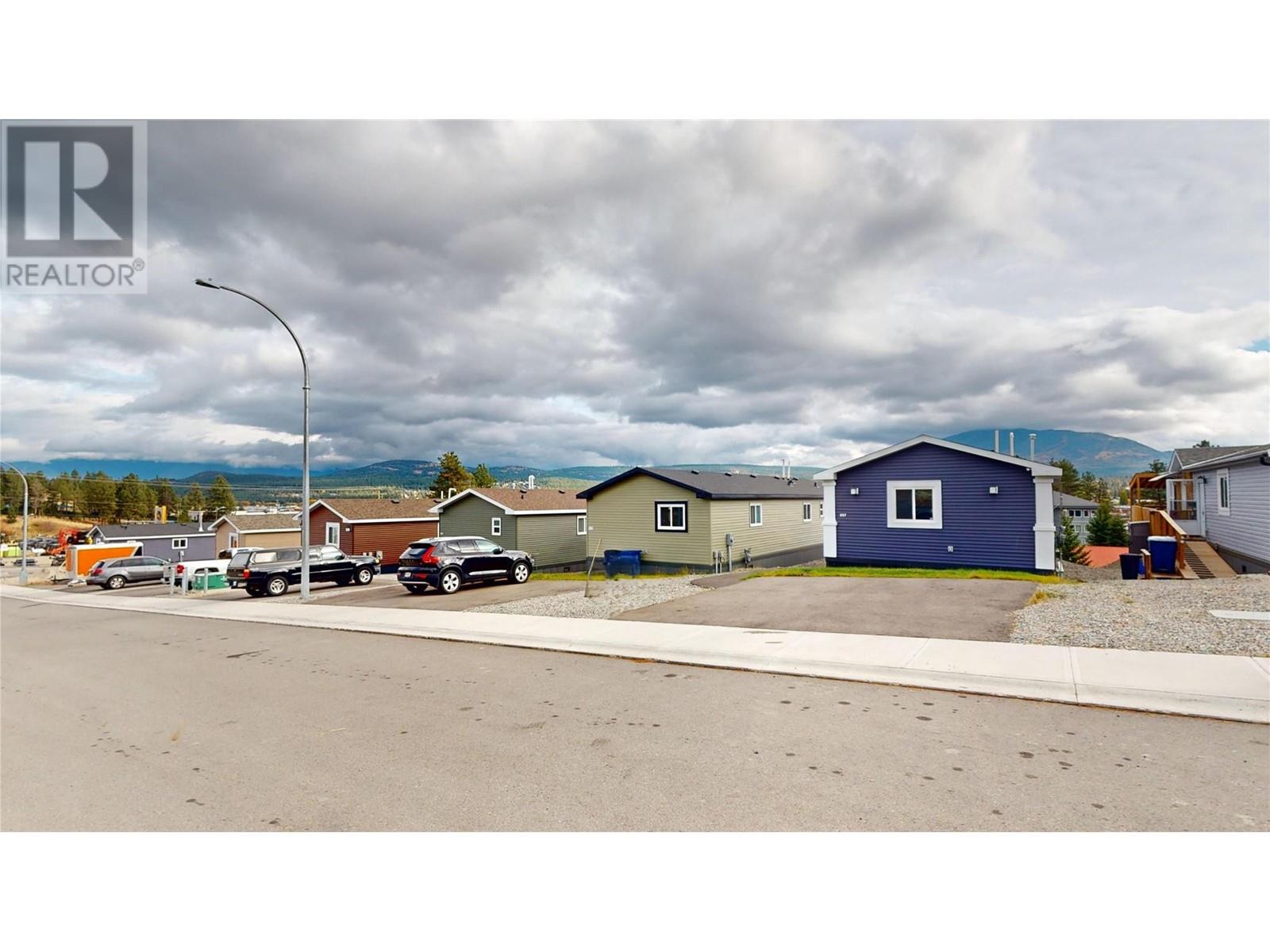517 Pagurut  W Avenue, Cranbrook, British Columbia  V1C 0G5 - Photo 2 - 10335568