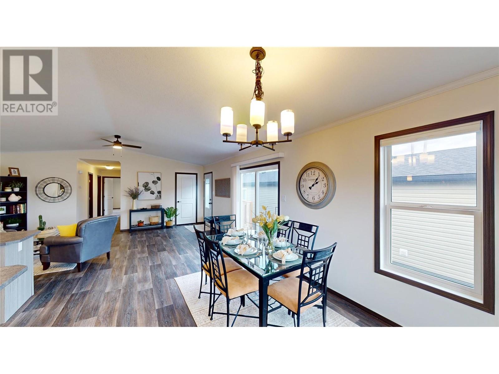 517 Pagurut  W Avenue, Cranbrook, British Columbia  V1C 0G5 - Photo 8 - 10335568