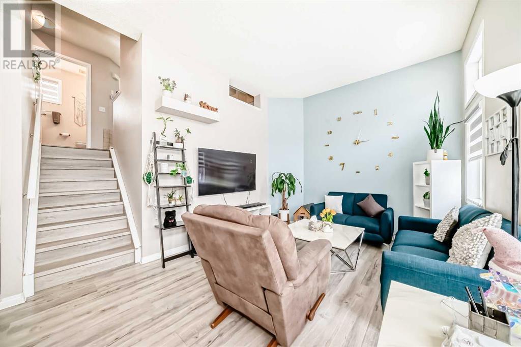 63 Copperfield Court Se, Calgary, Alberta  T2Z 4Z3 - Photo 4 - A2202798