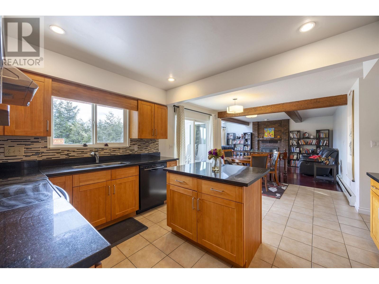 1310 Glen Abbey Drive, Burnaby, British Columbia  V5A 3Y4 - Photo 14 - R2972243