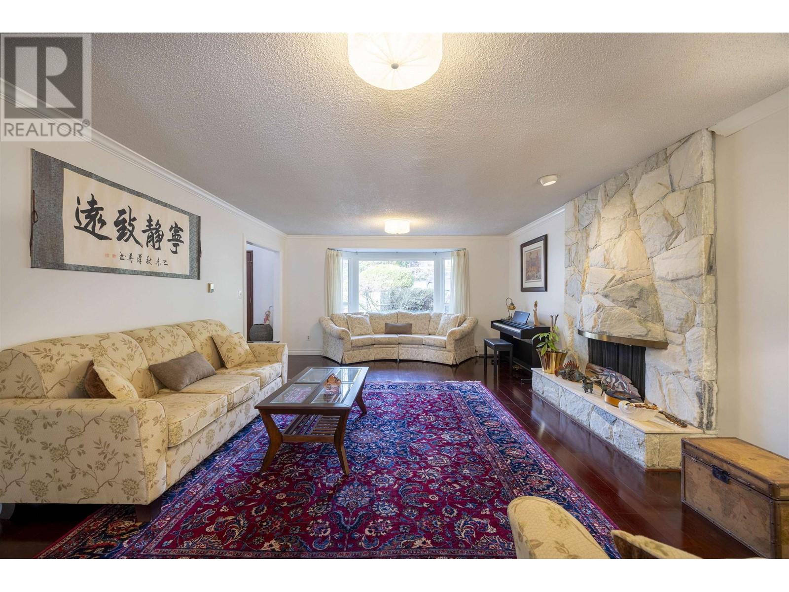 1310 Glen Abbey Drive, Burnaby, British Columbia  V5A 3Y4 - Photo 11 - R2972243