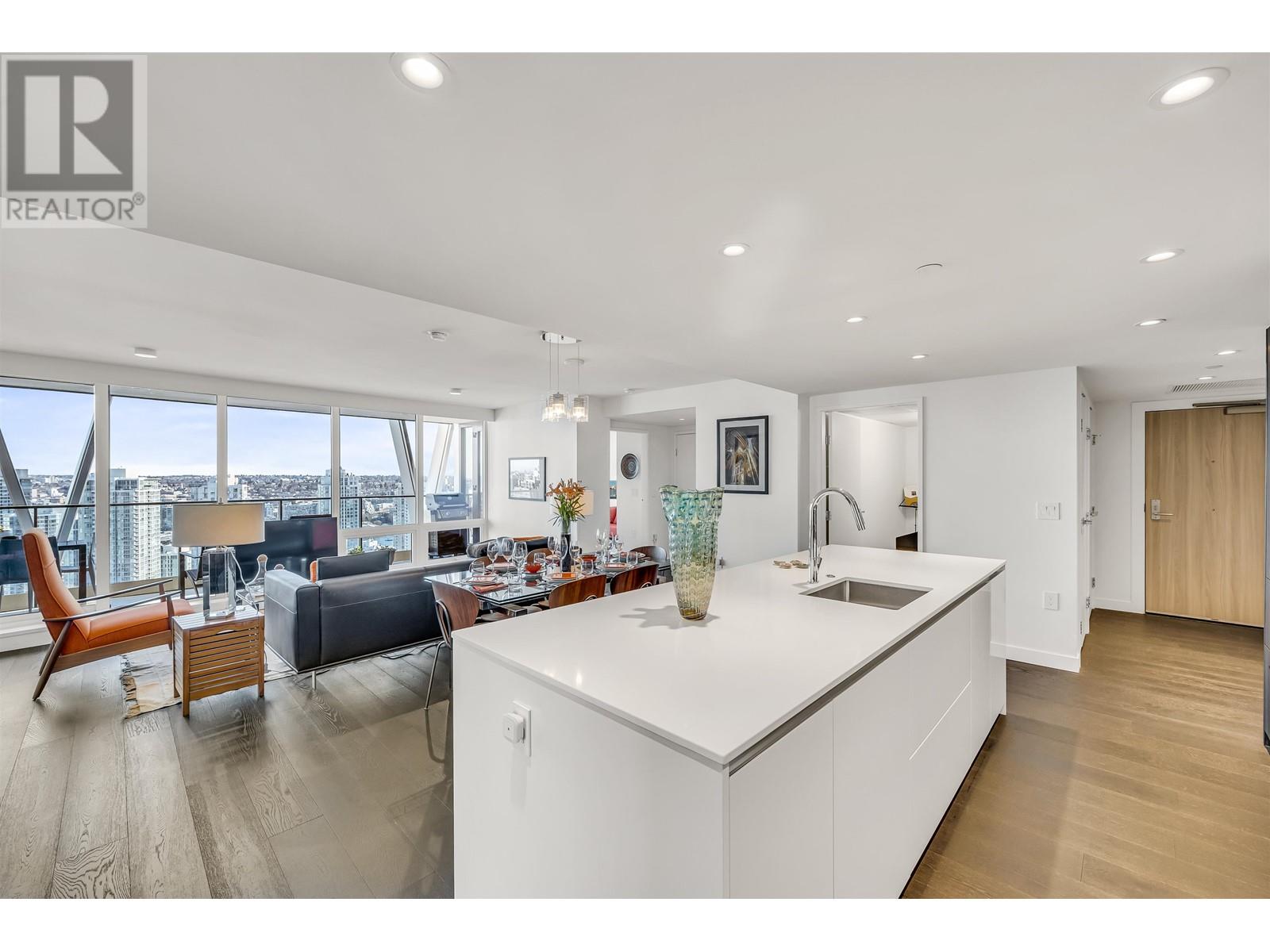 Listing Picture 2 of 31 : 2803 1111 RICHARDS STREET, Vancouver / 溫哥華 - 魯藝地產 Yvonne Lu Group - MLS Medallion Club Member