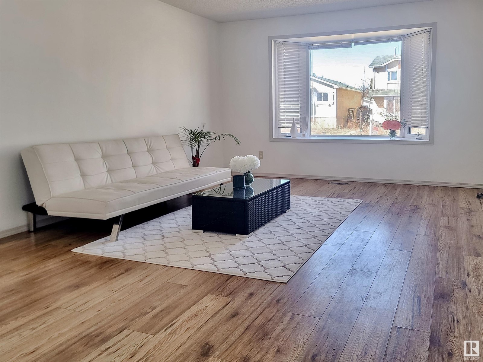 Property at 4109 38 ST NW image 1