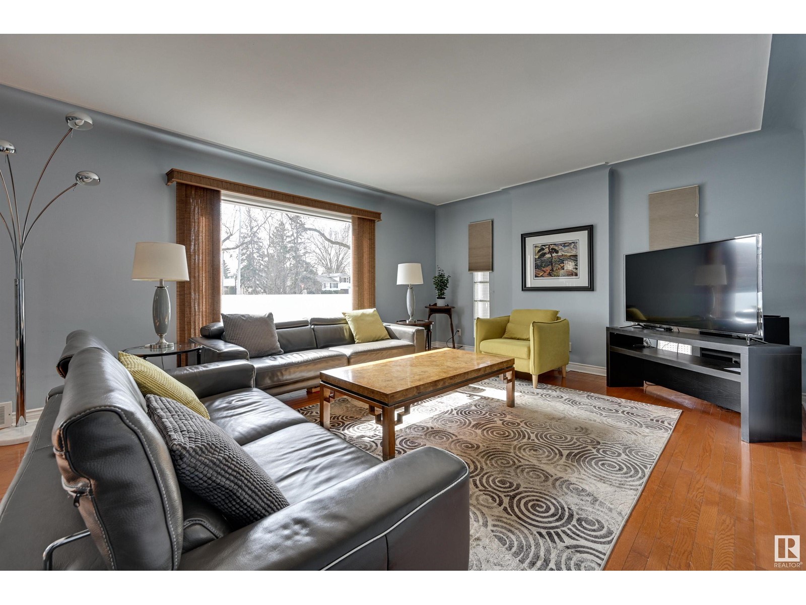 Property at 10205 137 ST NW image 3