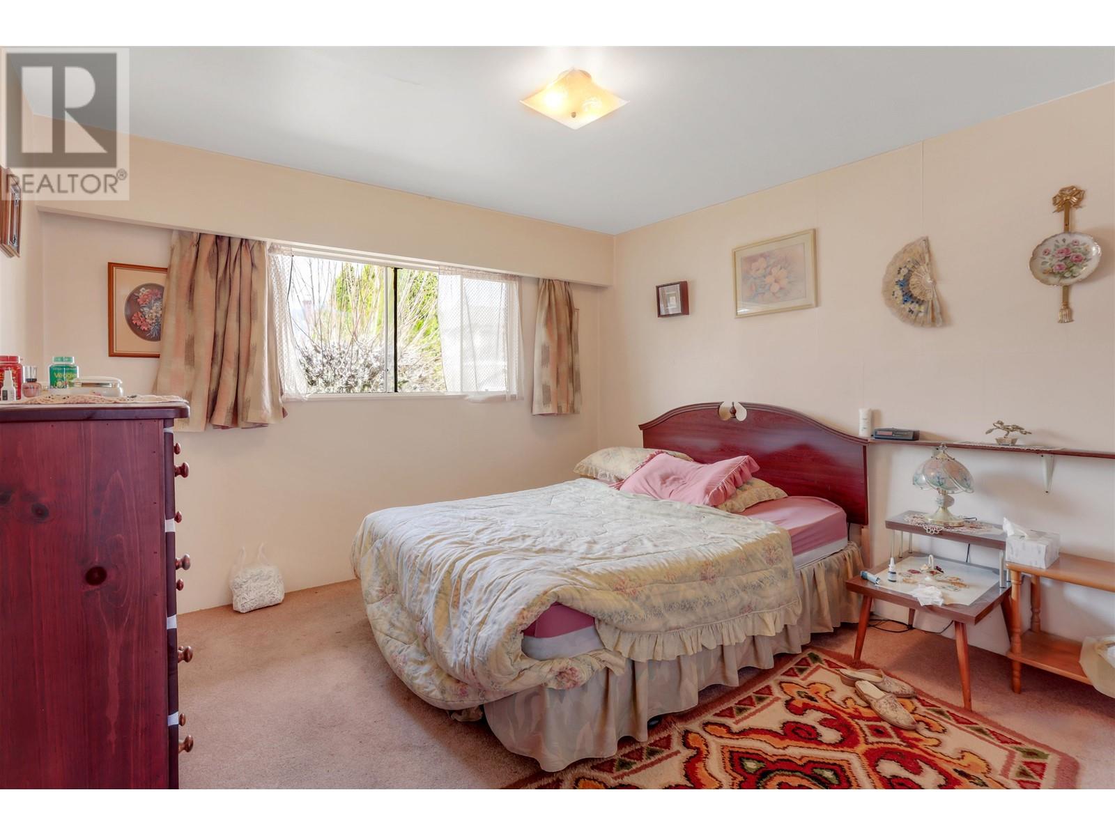 7473 17th Avenue, Burnaby, British Columbia  V3N 1L5 - Photo 13 - R2988395