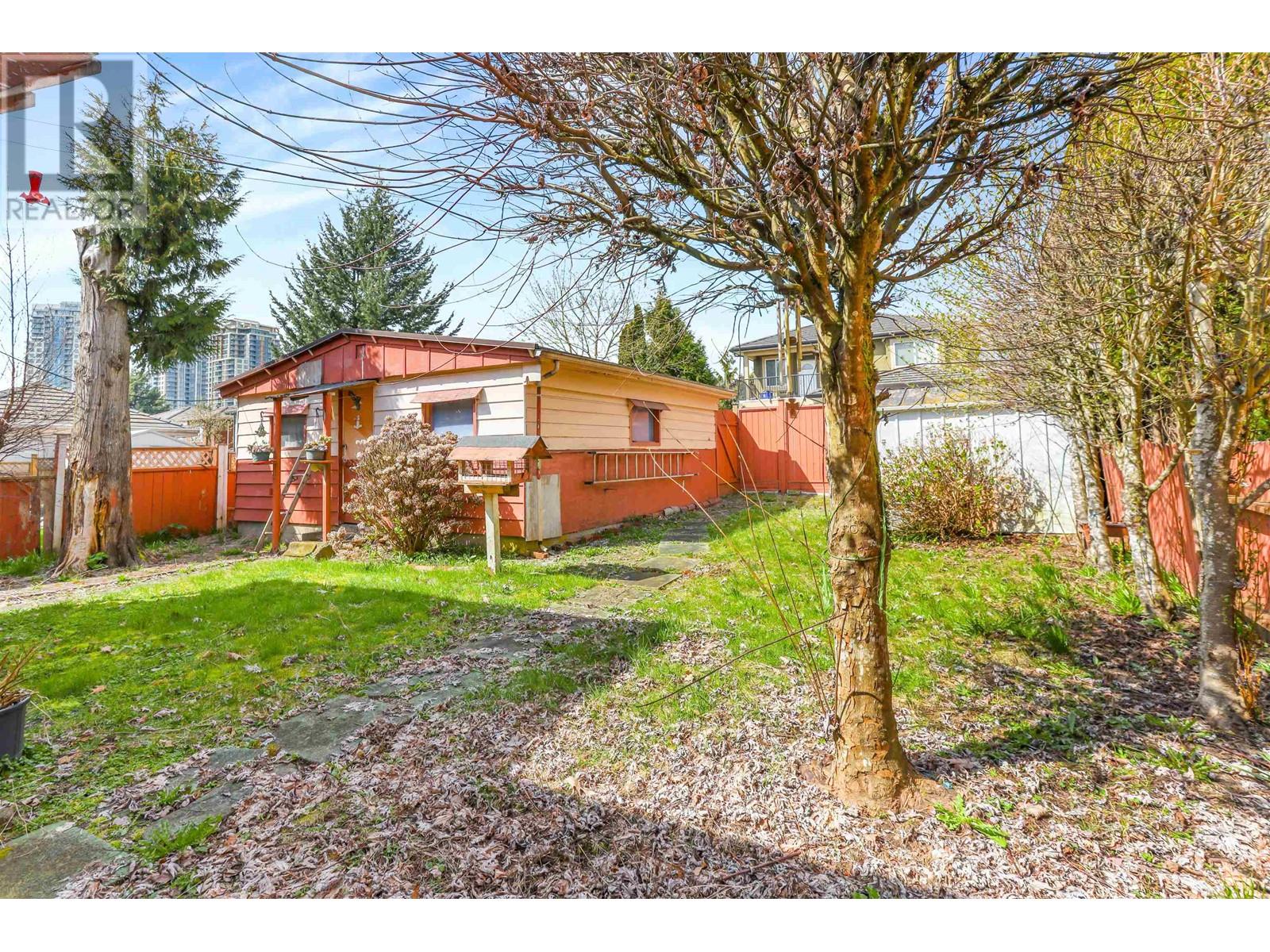 7473 17th Avenue, Burnaby, British Columbia  V3N 1L5 - Photo 3 - R2988395