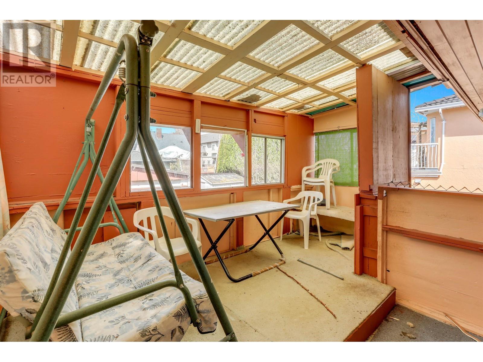 7473 17th Avenue, Burnaby, British Columbia  V3N 1L5 - Photo 11 - R2988395