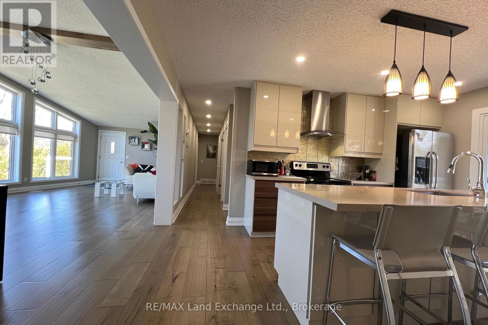 510 Alfred Street, Huron-Kinloss, Ontario  N0G 2R0 - Photo 12 - X12079998