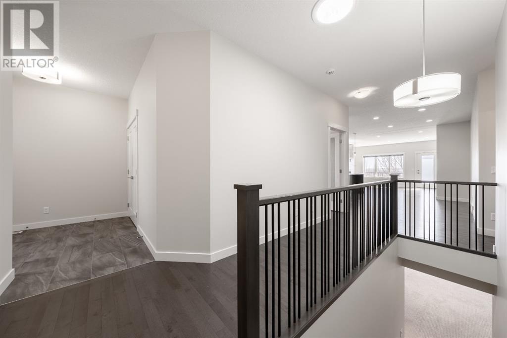 31 Sierra Morena Manor Sw, Calgary, Alberta  T3H 1S9 - Photo 3 - A2211292