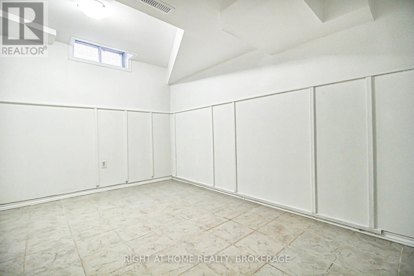 30 Vodden Street W, Brampton (Brampton West), Ontario  L6X 2W7 - Photo 26 - W12079293
