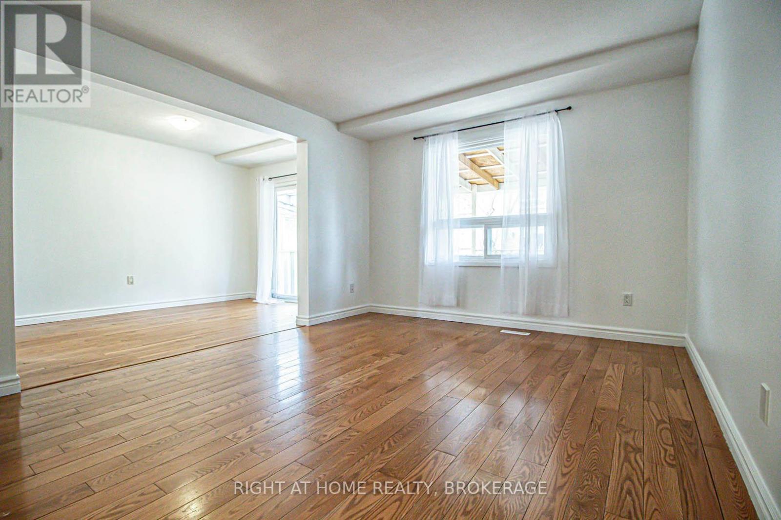 30 Vodden Street W, Brampton (Brampton West), Ontario  L6X 2W7 - Photo 9 - W12079293