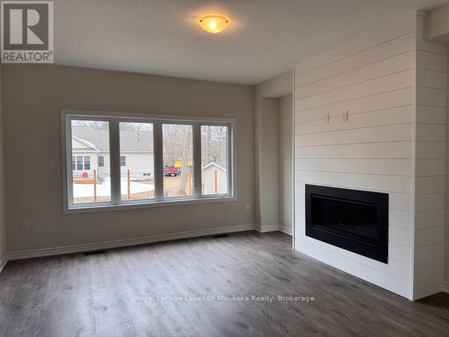 315 Beechwood Forest Lane, Gravenhurst, Ontario  P1P 0H8 - Photo 7 - X12079961
