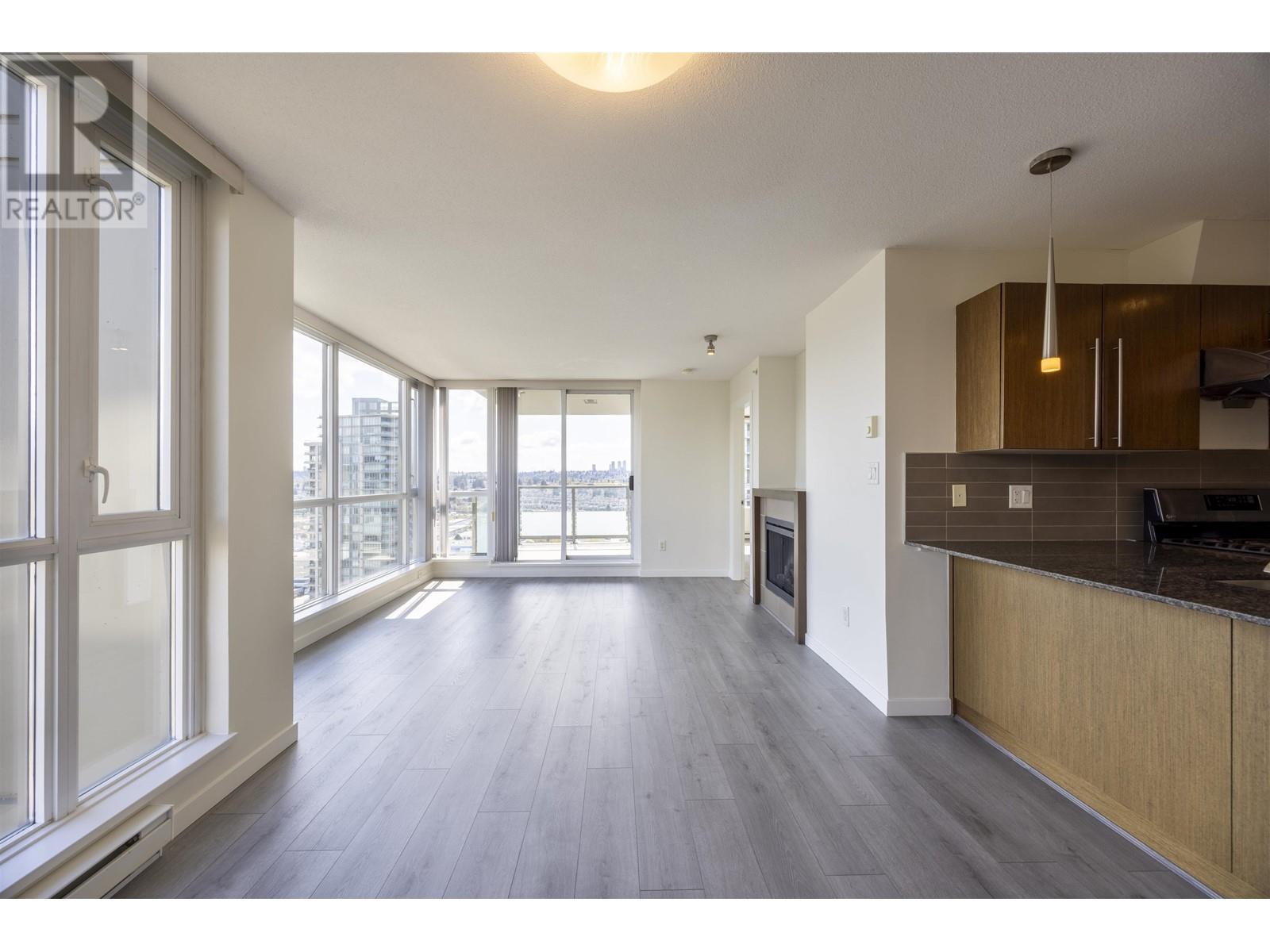 1807 4888 Brentwood Drive, Burnaby, British Columbia  V5C 0C6 - Photo 2 - R2989440