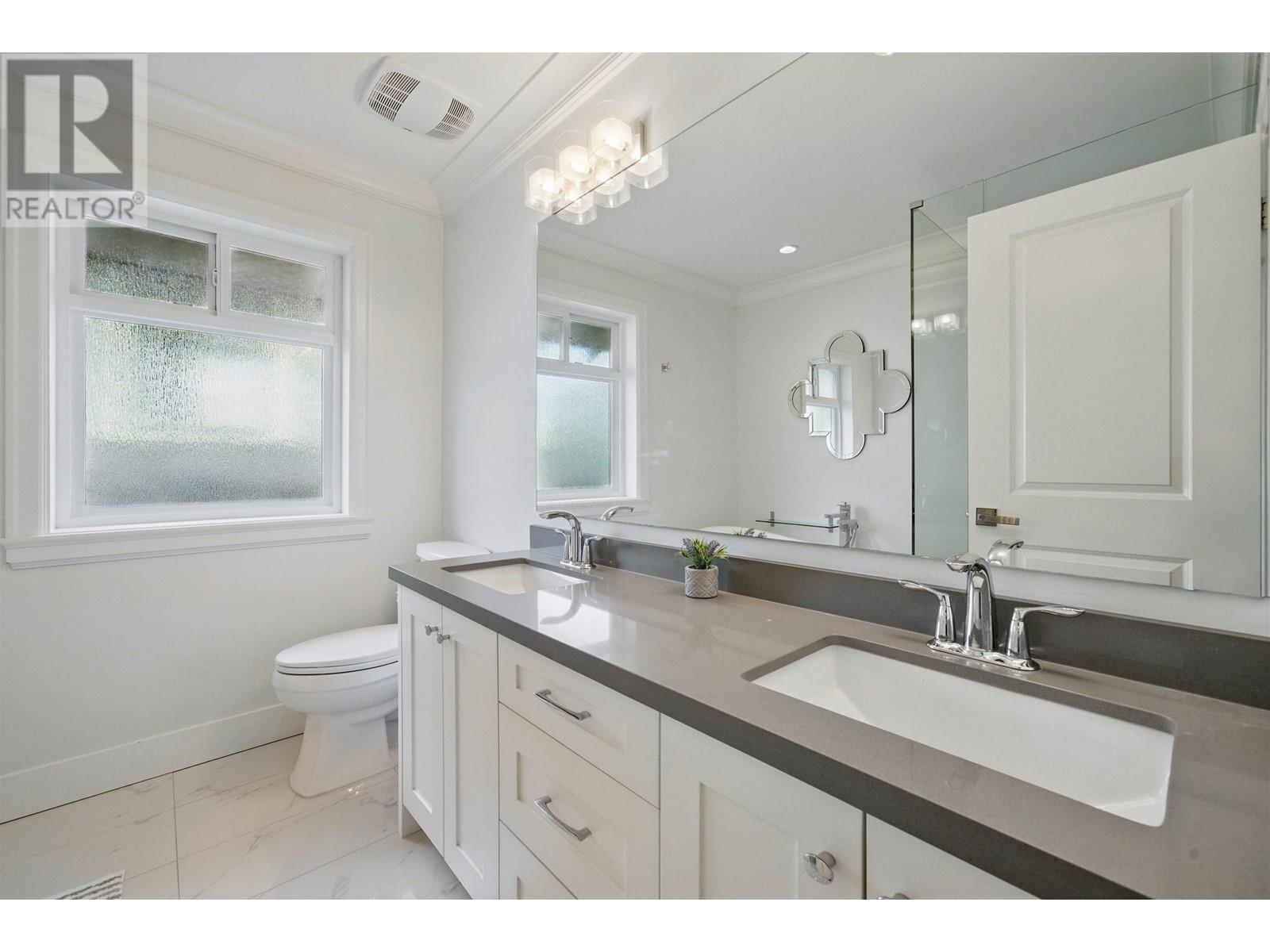 323 Fifth Street, New Westminster, British Columbia  V3L 2X3 - Photo 23 - R2989204