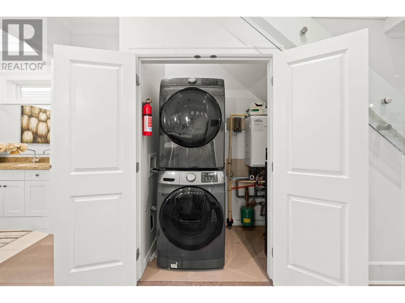 323 Fifth Street, New Westminster, British Columbia  V3L 2X3 - Photo 29 - R2989204