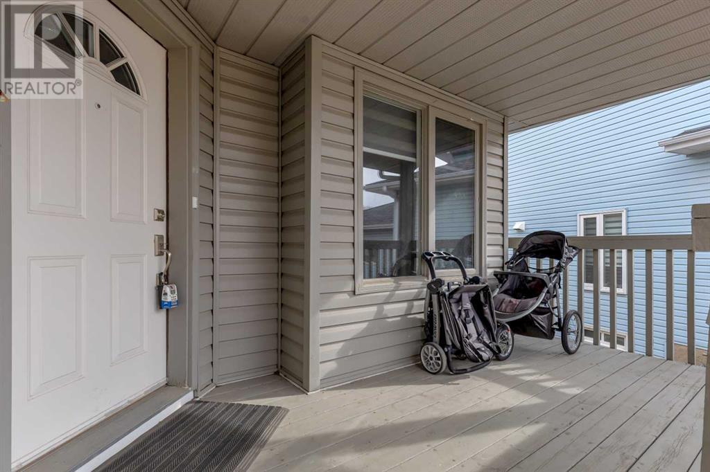 Property at 28 Macewan Ridge View NW image 3