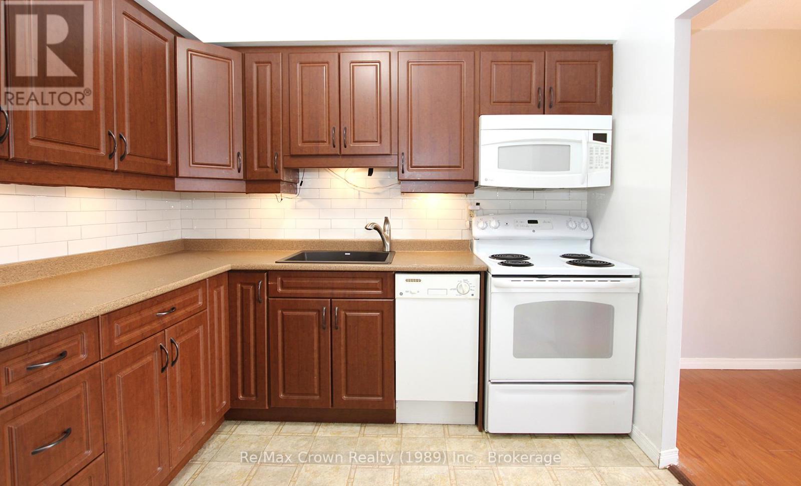605 - 330 Sixth Avenue W, North Bay, Ontario  P1B 9G1 - Photo 5 - X12033443