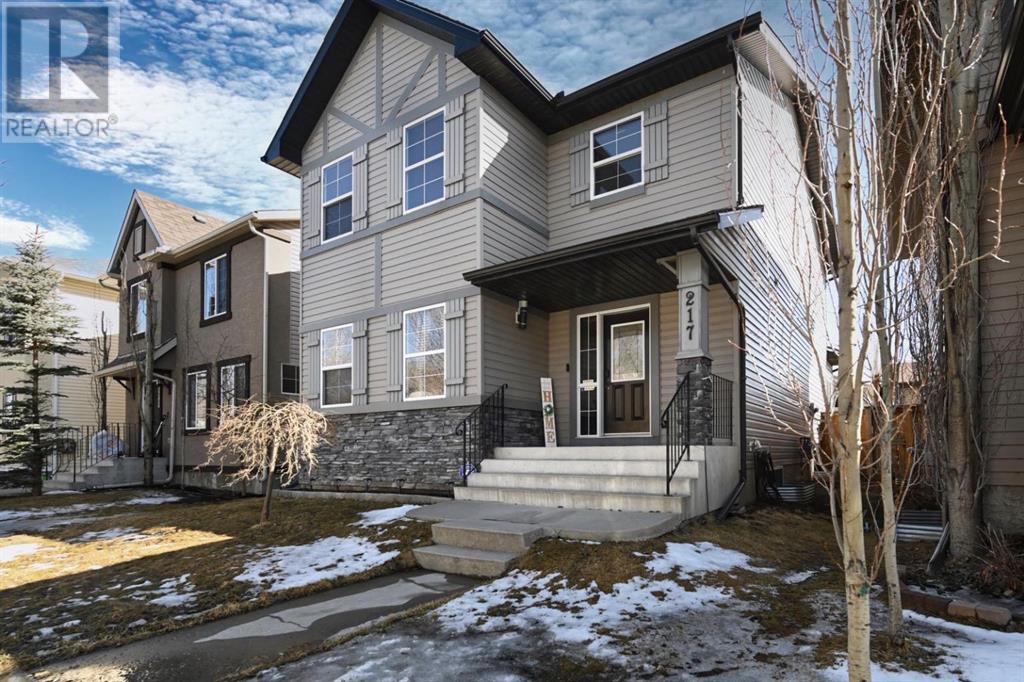 Property at 217 Elgin Manor SE image 2