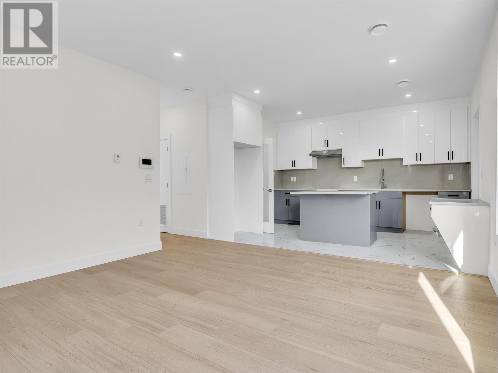 339 Johnston Street, New Westminster, British Columbia  V3M 5H4 - Photo 4 - R2979217