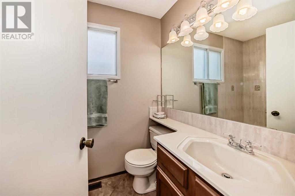 36 Edgehill Drive Nw, Calgary, Alberta  T3A 2S1 - Photo 12 - A2210162
