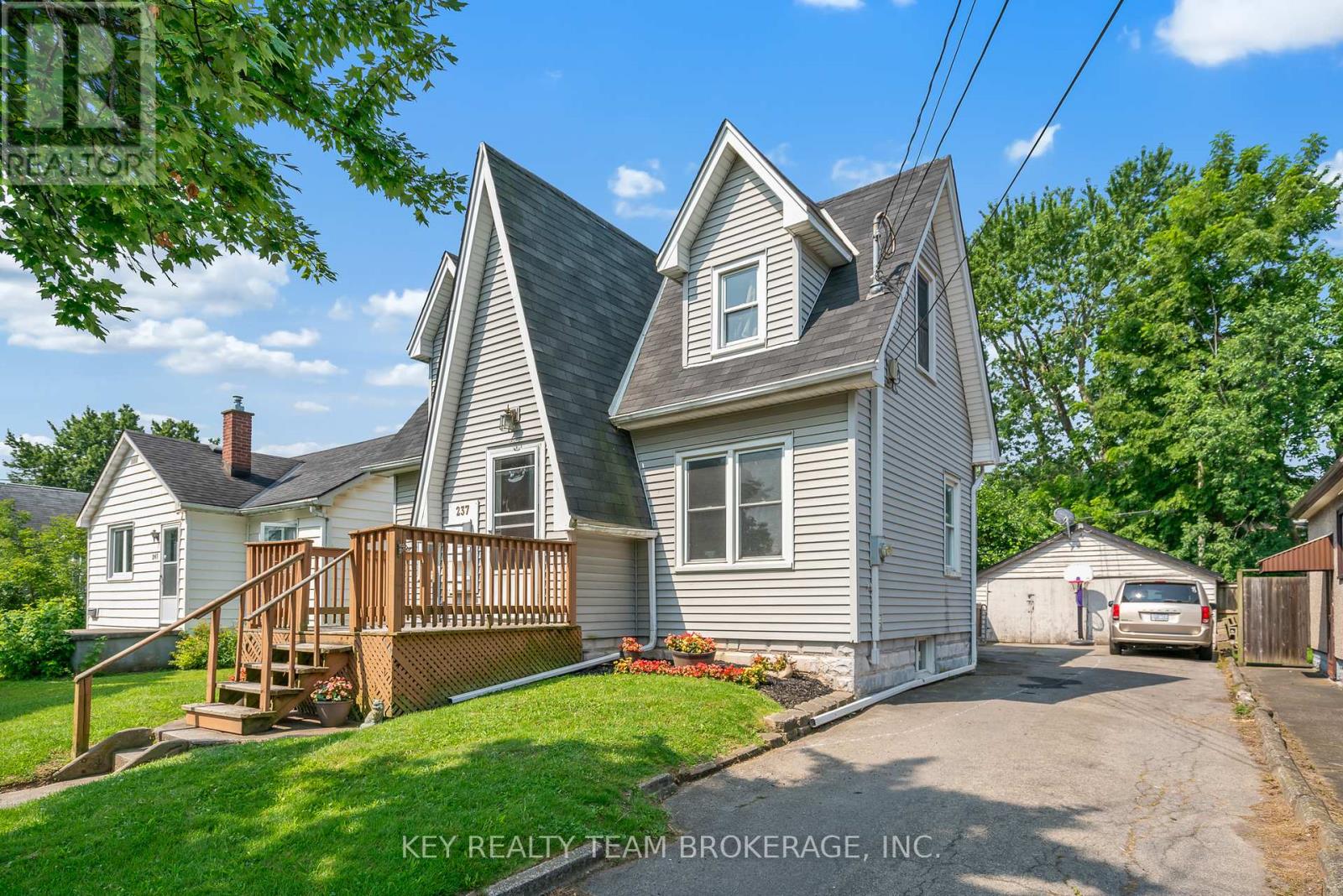Property at 237 WALLACE AVENUE S image 1