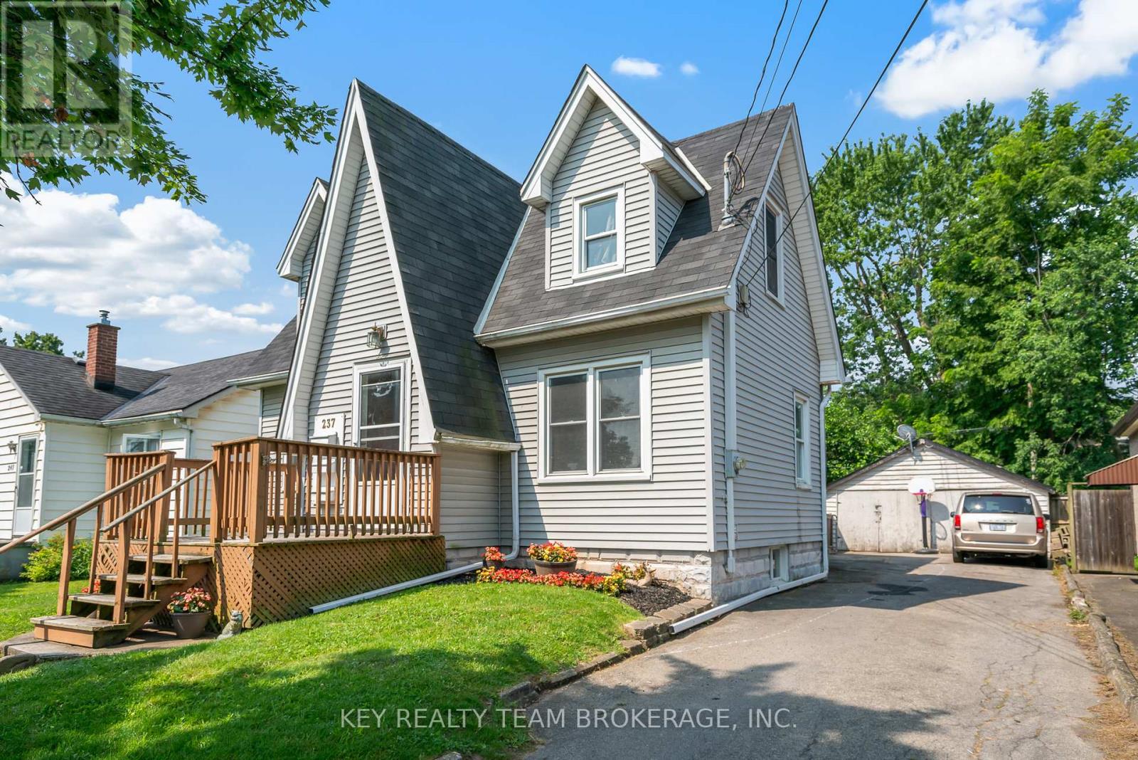 Property at 237 WALLACE AVENUE S image 2