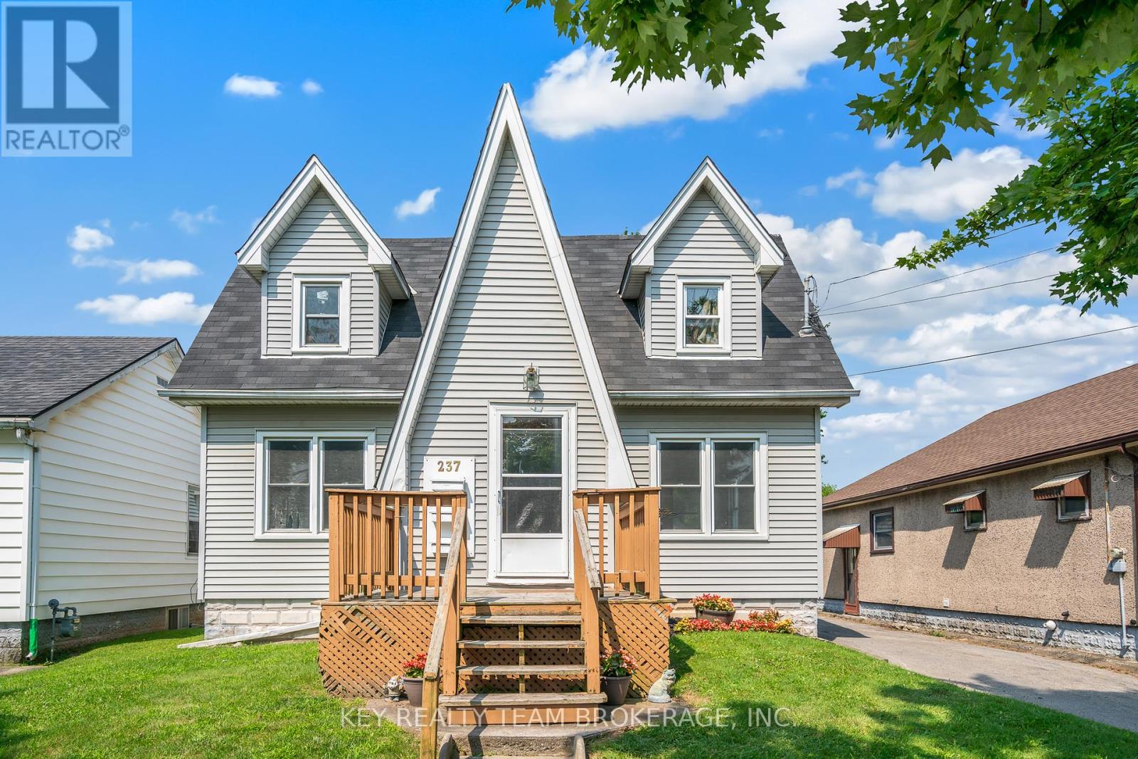 Property at 237 WALLACE AVENUE S image 3