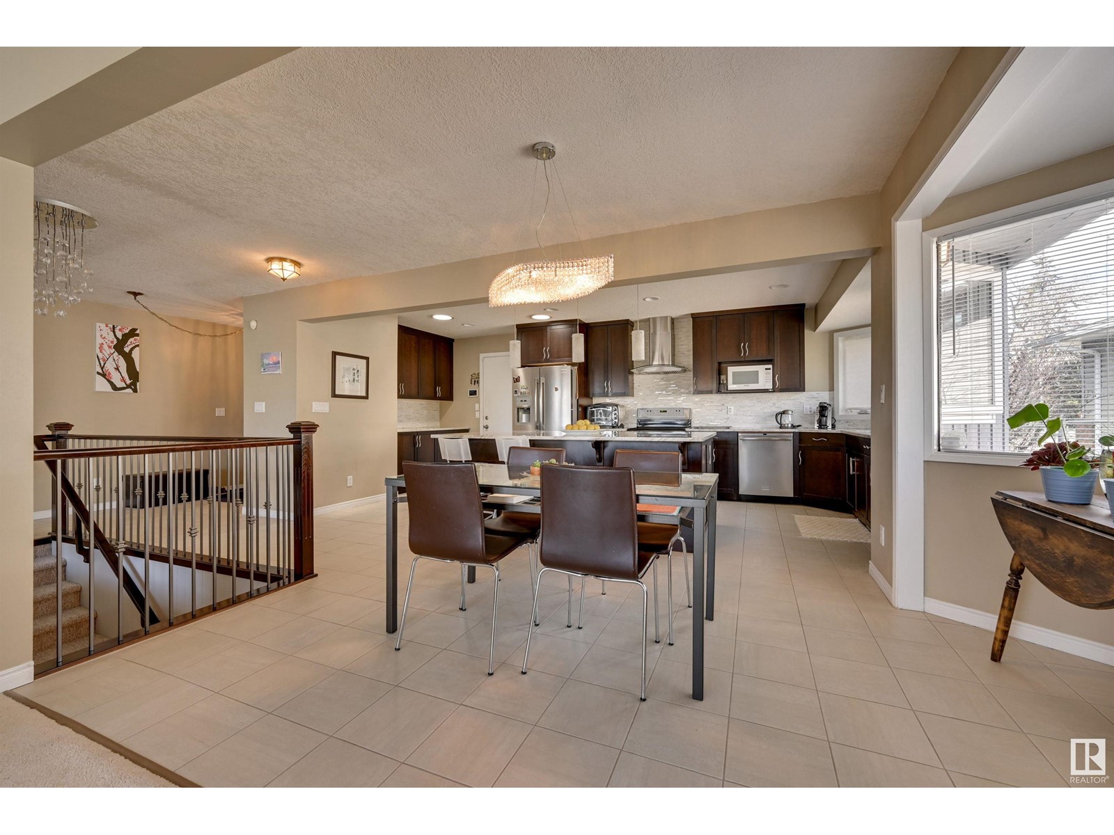 Property at 9417 142 ST NW image 3