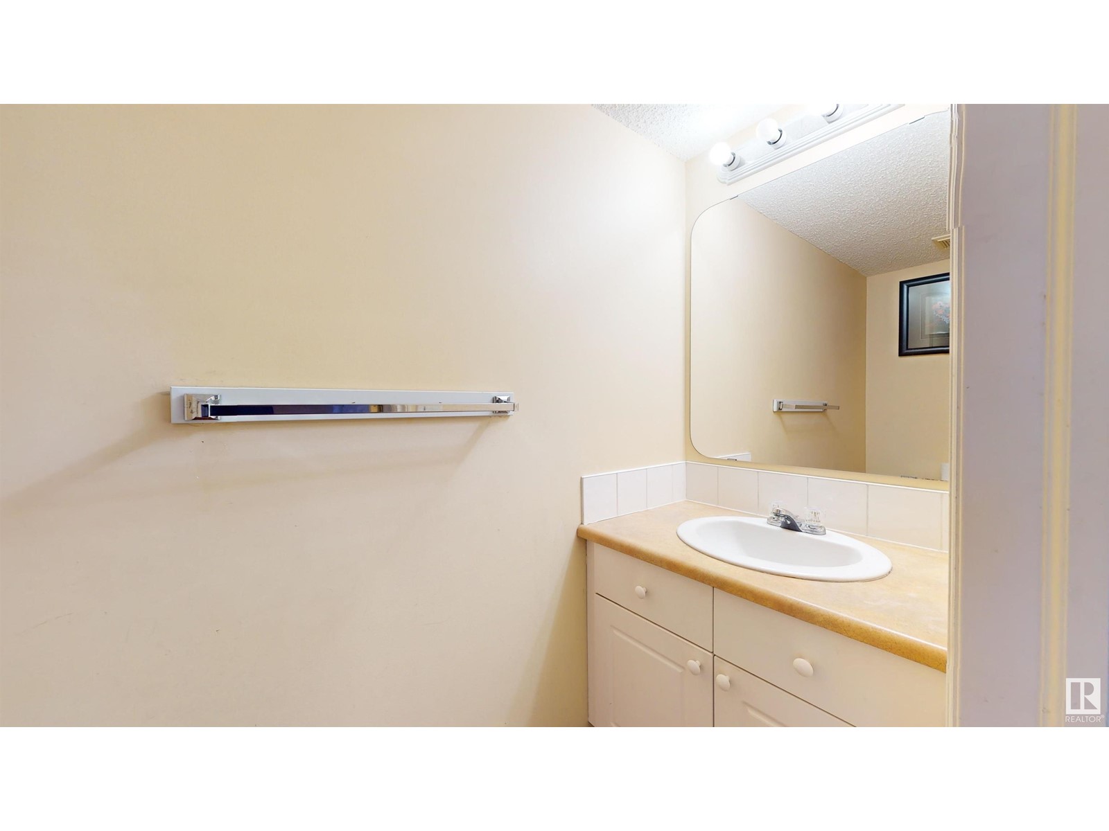 Property at 3553 23 ST NW image 3
