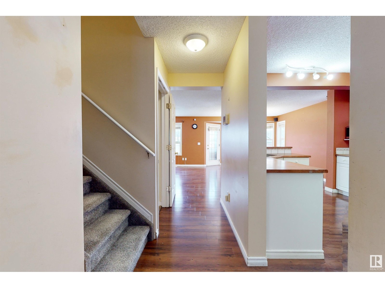 Property at 3553 23 ST NW image 4