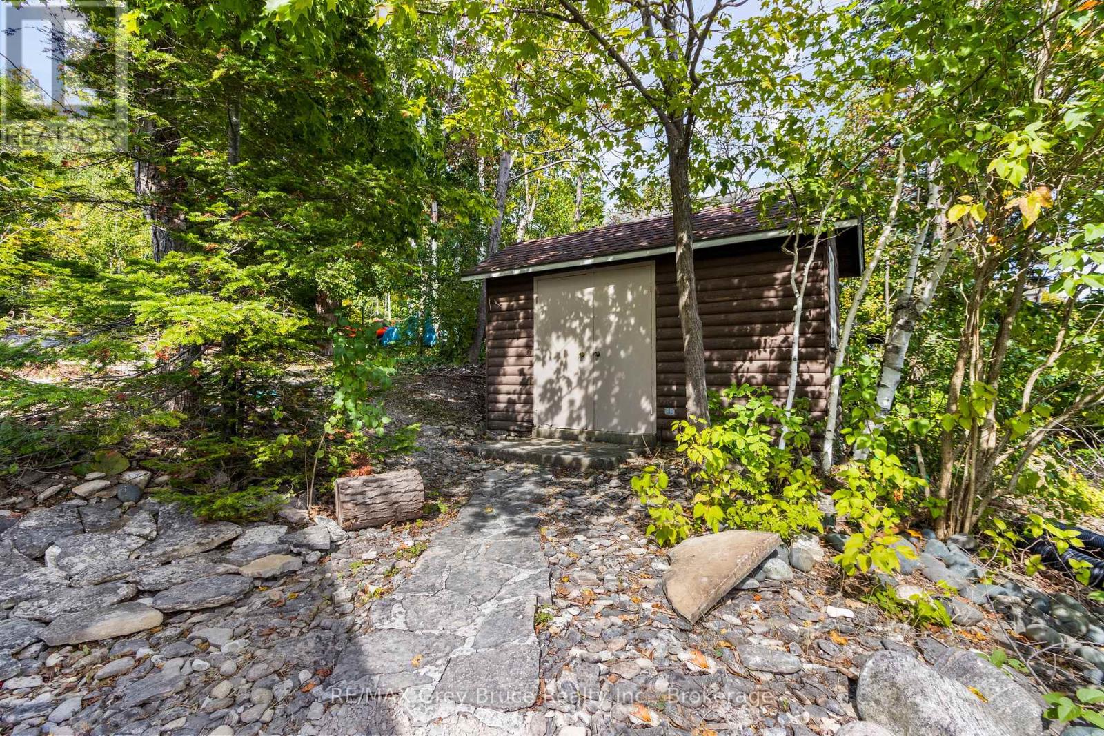 1132 Dyers Bay Road, Northern Bruce Peninsula, Ontario  N0H 1Z0 - Photo 35 - X12080118
