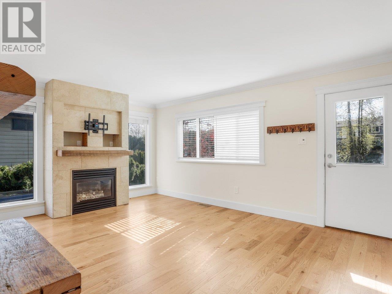 842 Westwood Street, Coquitlam, British Columbia  V3C 3L2 - Photo 5 - R2973071