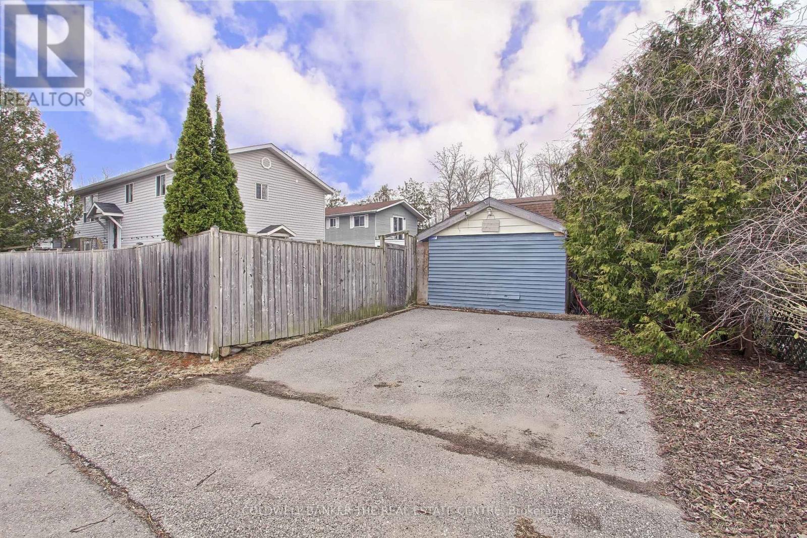 Upper - 696 Reid Street, Innisfil, Ontario  L9S 2E9 - Photo 29 - N12079786