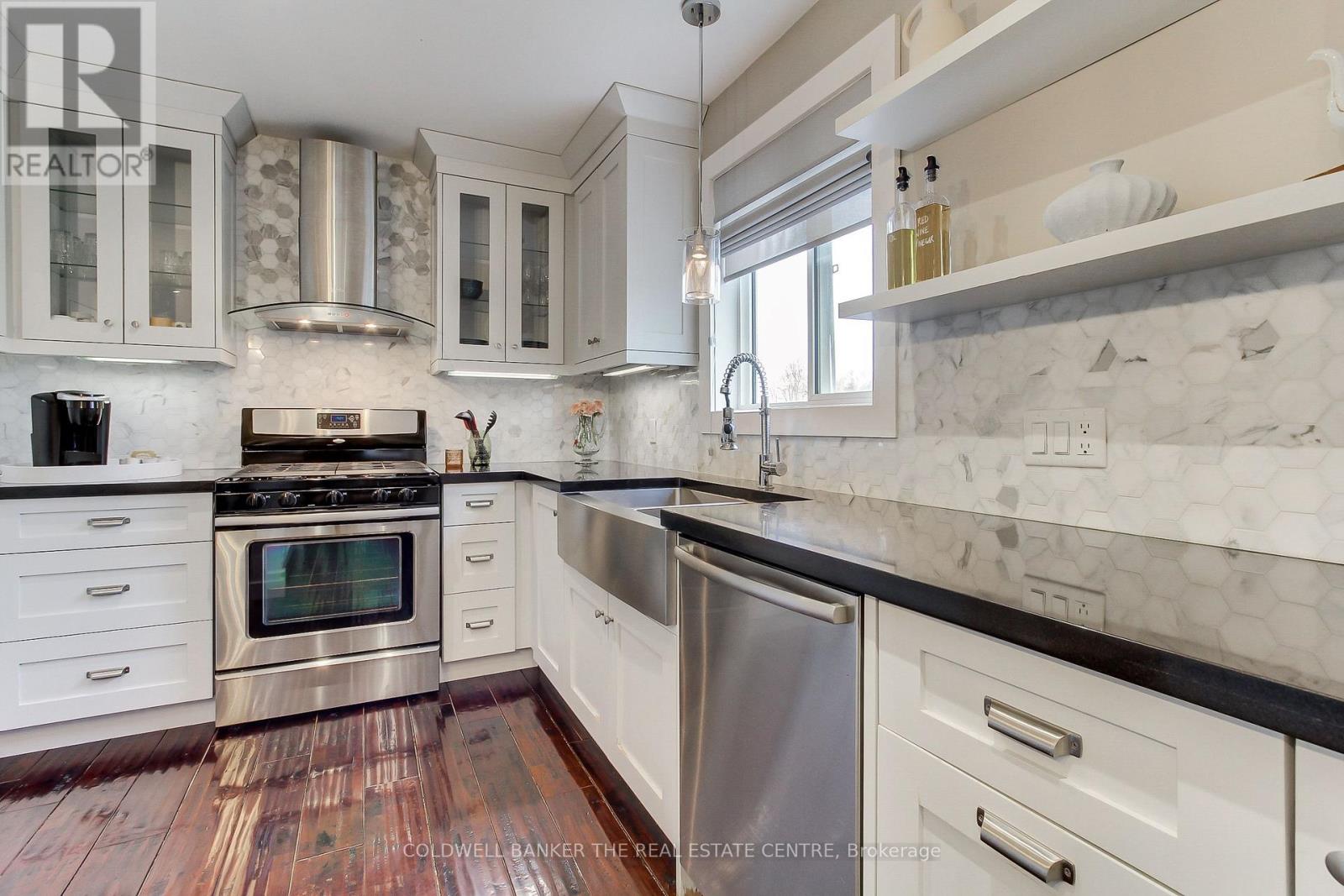 Upper - 696 Reid Street, Innisfil, Ontario  L9S 2E9 - Photo 4 - N12079786