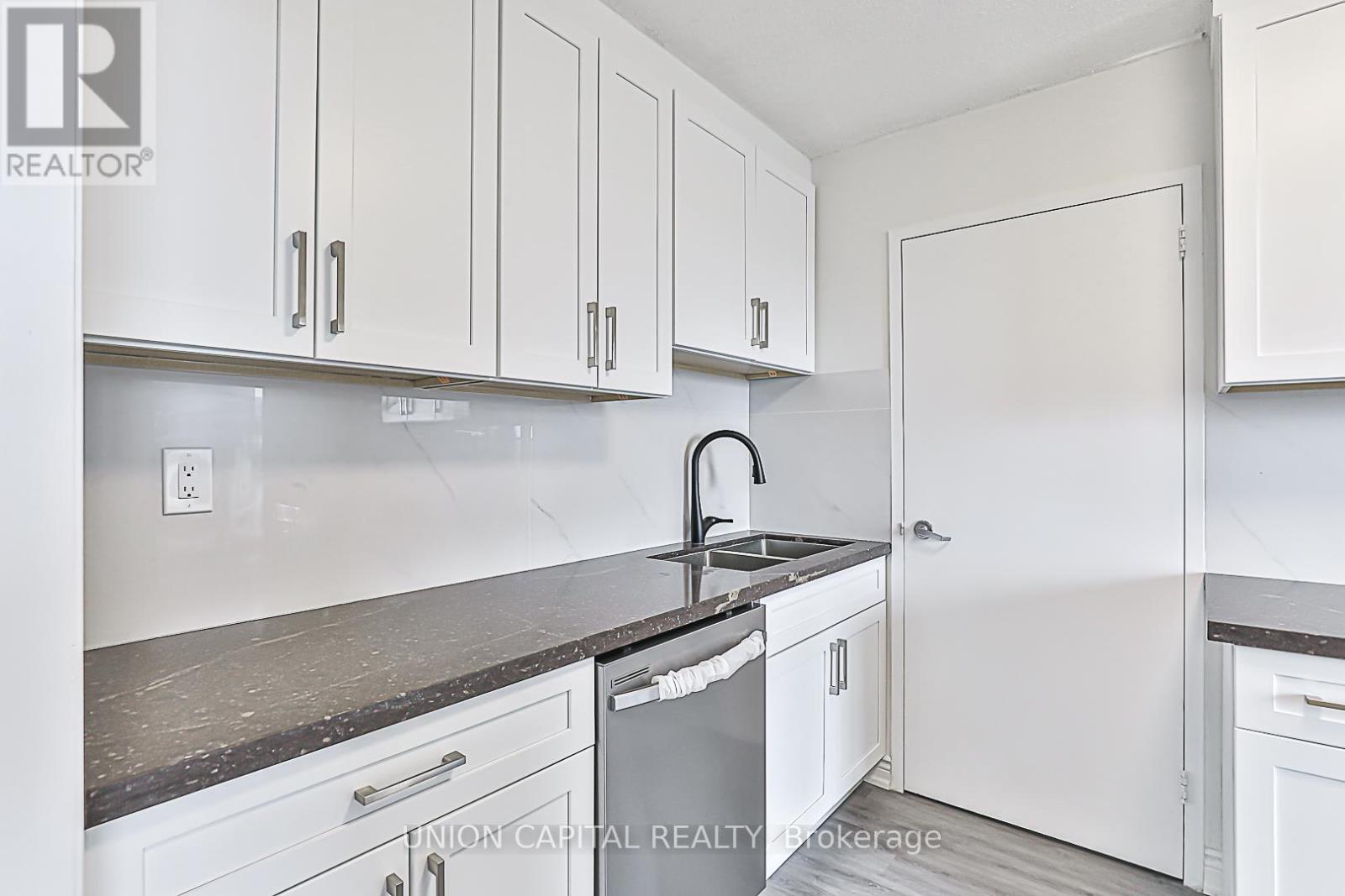 905 - 5 Parkway Forest Drive, Toronto, Ontario  M2J 1L2 - Photo 10 - C12080136