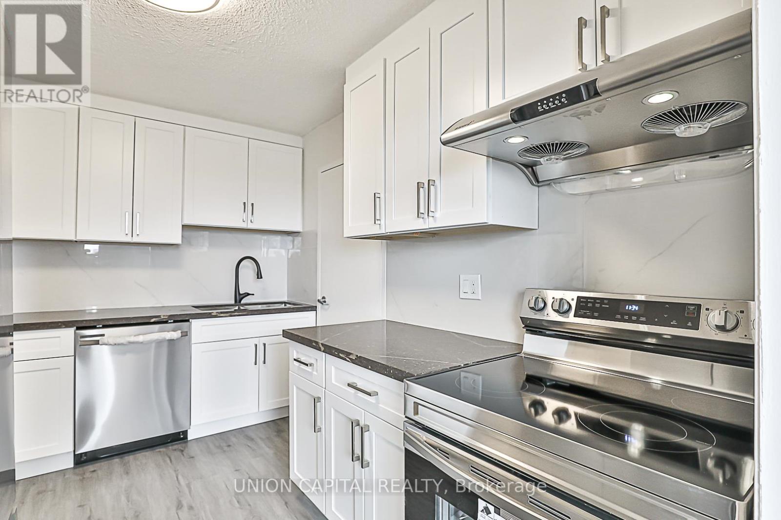 905 - 5 Parkway Forest Drive, Toronto, Ontario  M2J 1L2 - Photo 9 - C12080136
