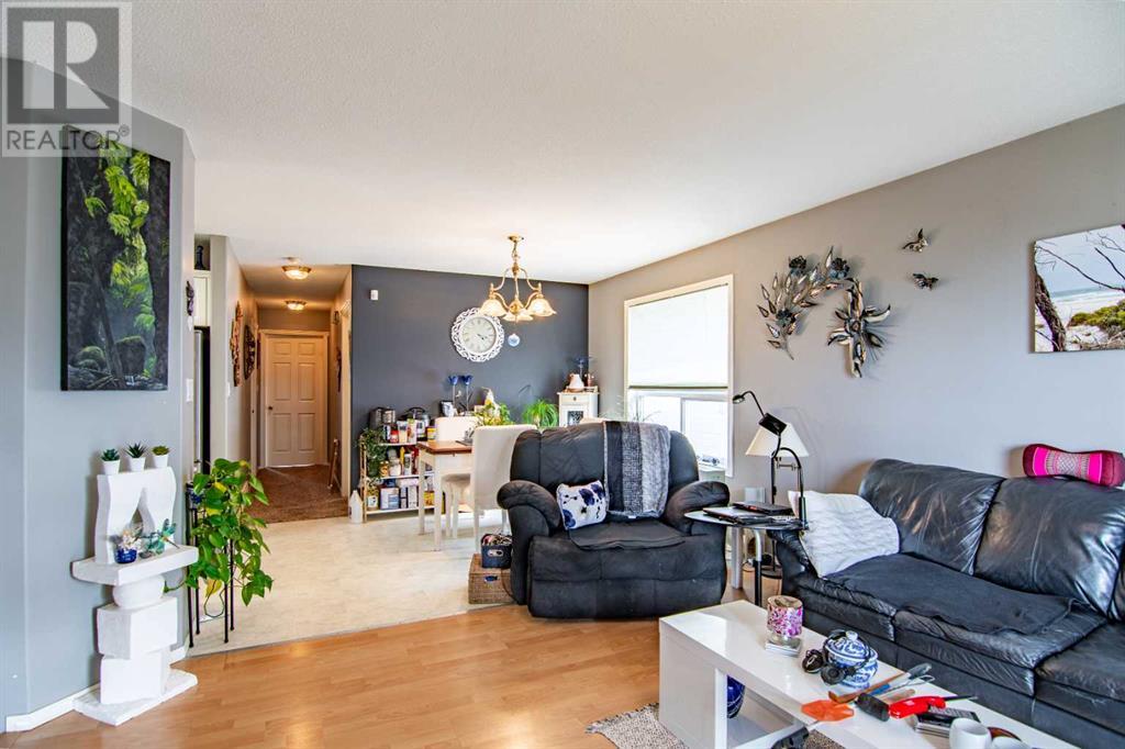 Property at 21 Ralston Crescent image 3