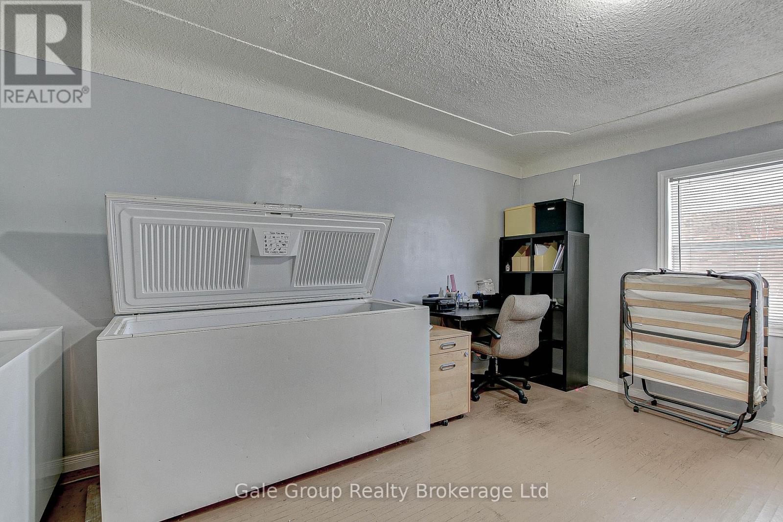 18 Elgin Street, Brant, Ontario  N3R 1E6 - Photo 13 - X12020990