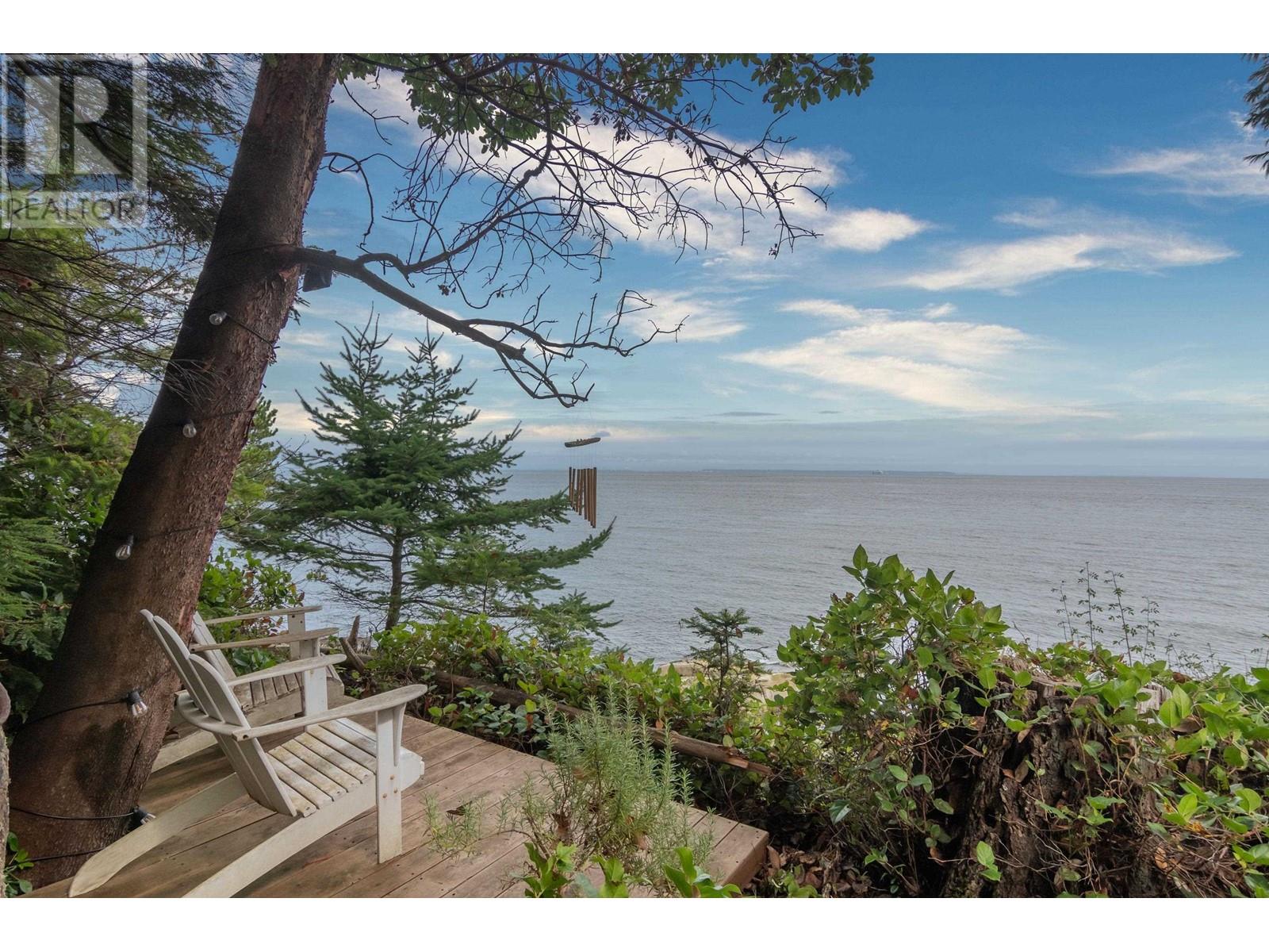 105 Island Park Drive, Galiano Island, British Columbia  V0N 1P0 - Photo 3 - R2987973