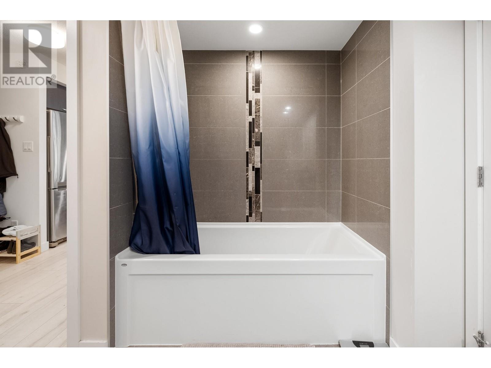 302 2200 Douglas Road, Burnaby, British Columbia  V5C 0G8 - Photo 17 - R2989720