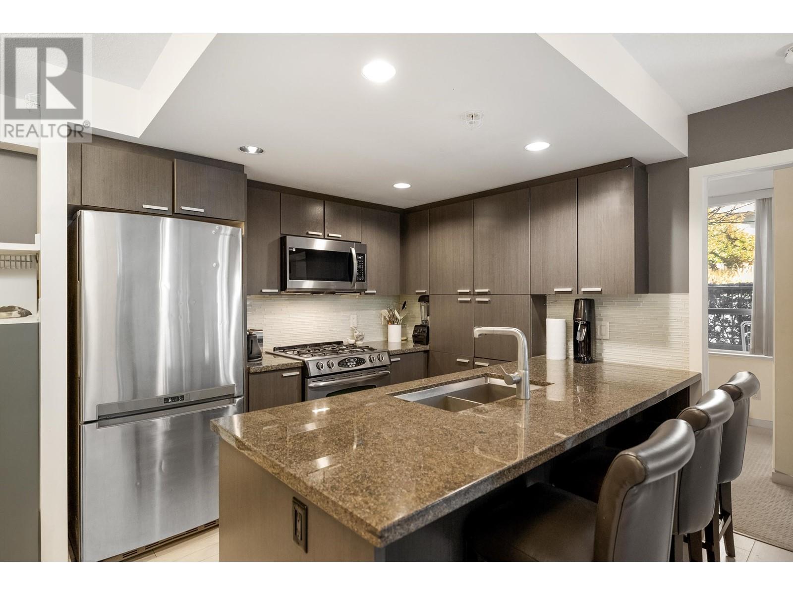 302 2200 Douglas Road, Burnaby, British Columbia  V5C 0G8 - Photo 6 - R2989720