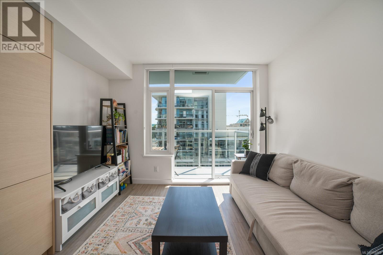 1208 848 Yates St, Victoria, British Columbia  V8W 0G2 - Photo 2 - 989713