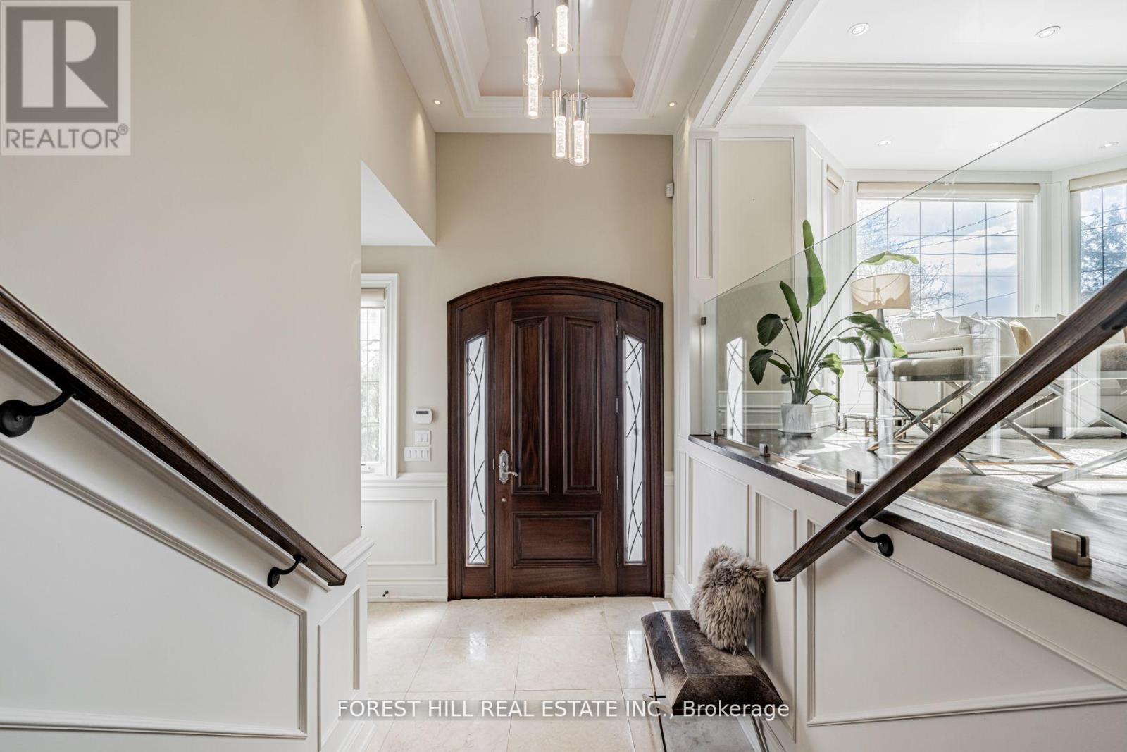 Property at 62 ATHABASKA AVENUE image 2